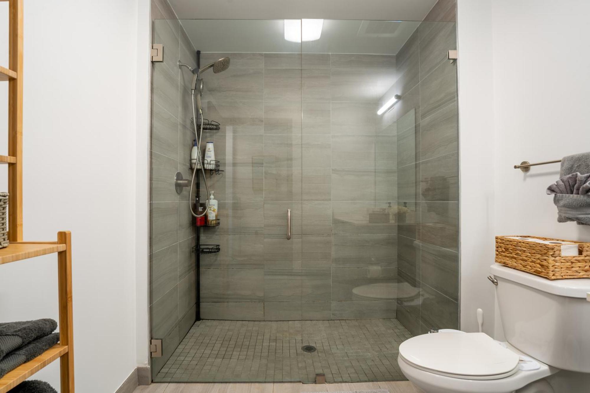 Modern Miami Suite - Pool Access In Prime Area Miami